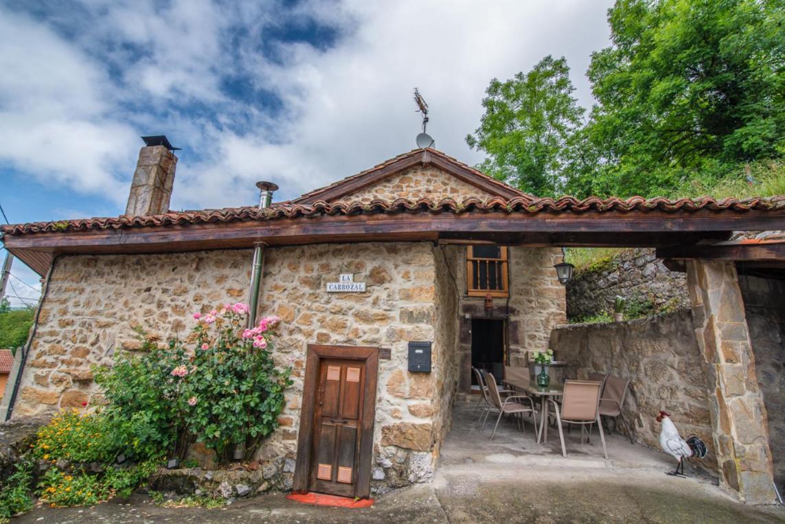 Casa Rural La Carrozal Senda del Oso Hostal Orelleiru Exterior foto