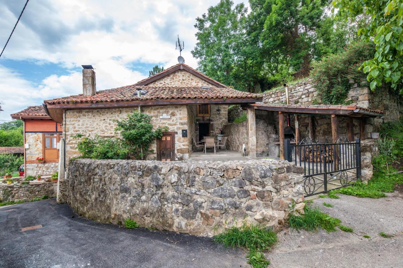 Casa Rural La Carrozal Senda del Oso Hostal Orelleiru Exterior foto