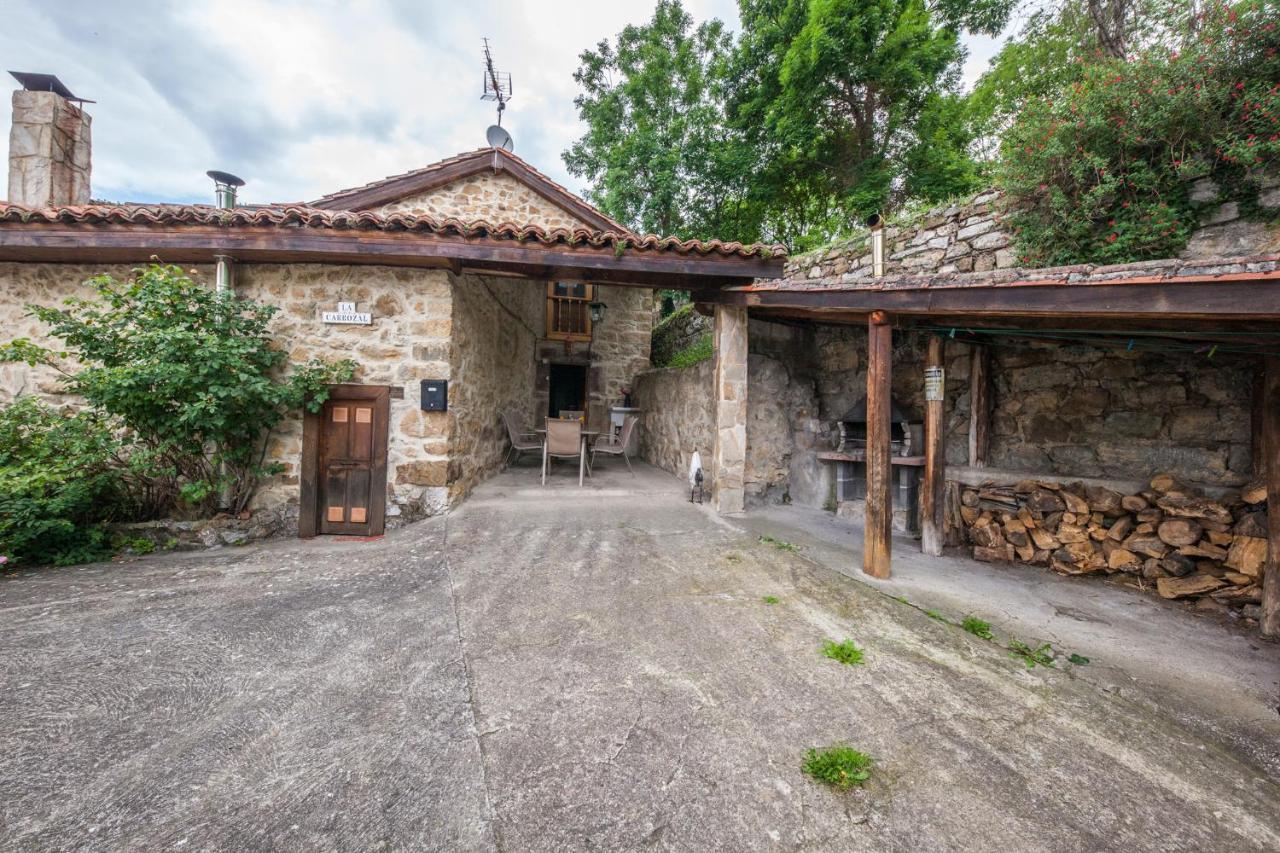 Casa Rural La Carrozal Senda del Oso Hostal Orelleiru Exterior foto